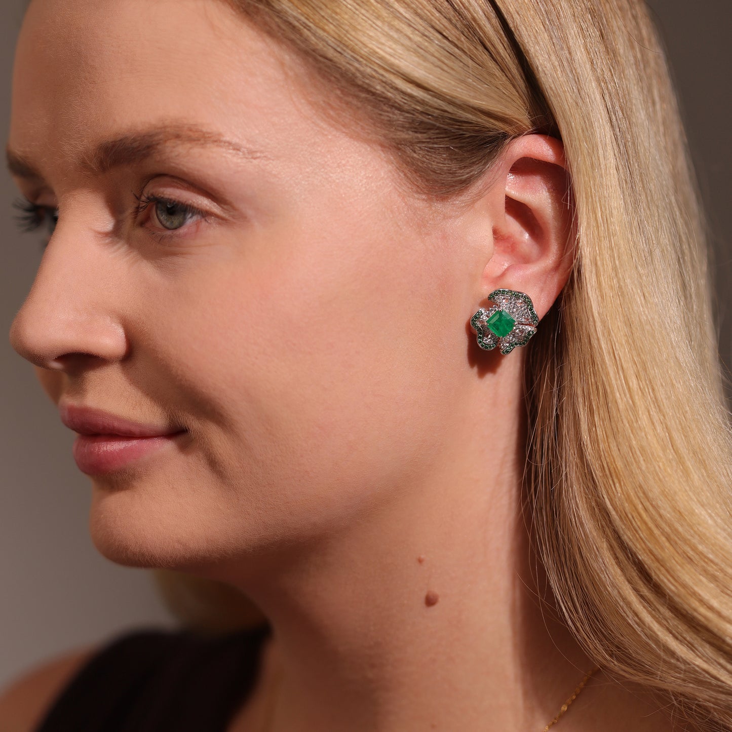 Premium Collection Vintage Emerald Studs