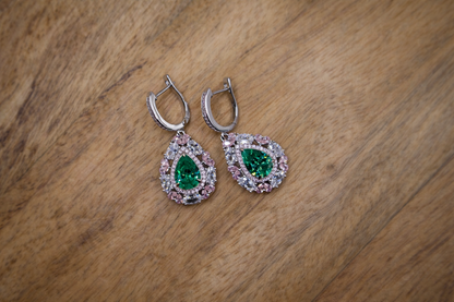 Premium Collection Emerald Teardrop Elegance