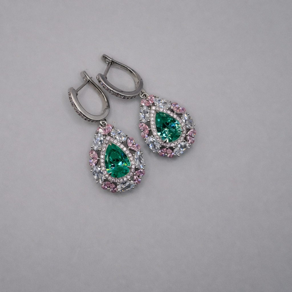 Premium Collection Emerald Teardrop Elegance